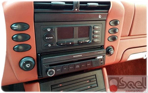 porsche carrera navigatore close