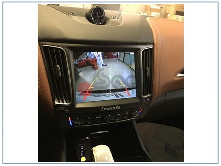 retrocamera maserati levante